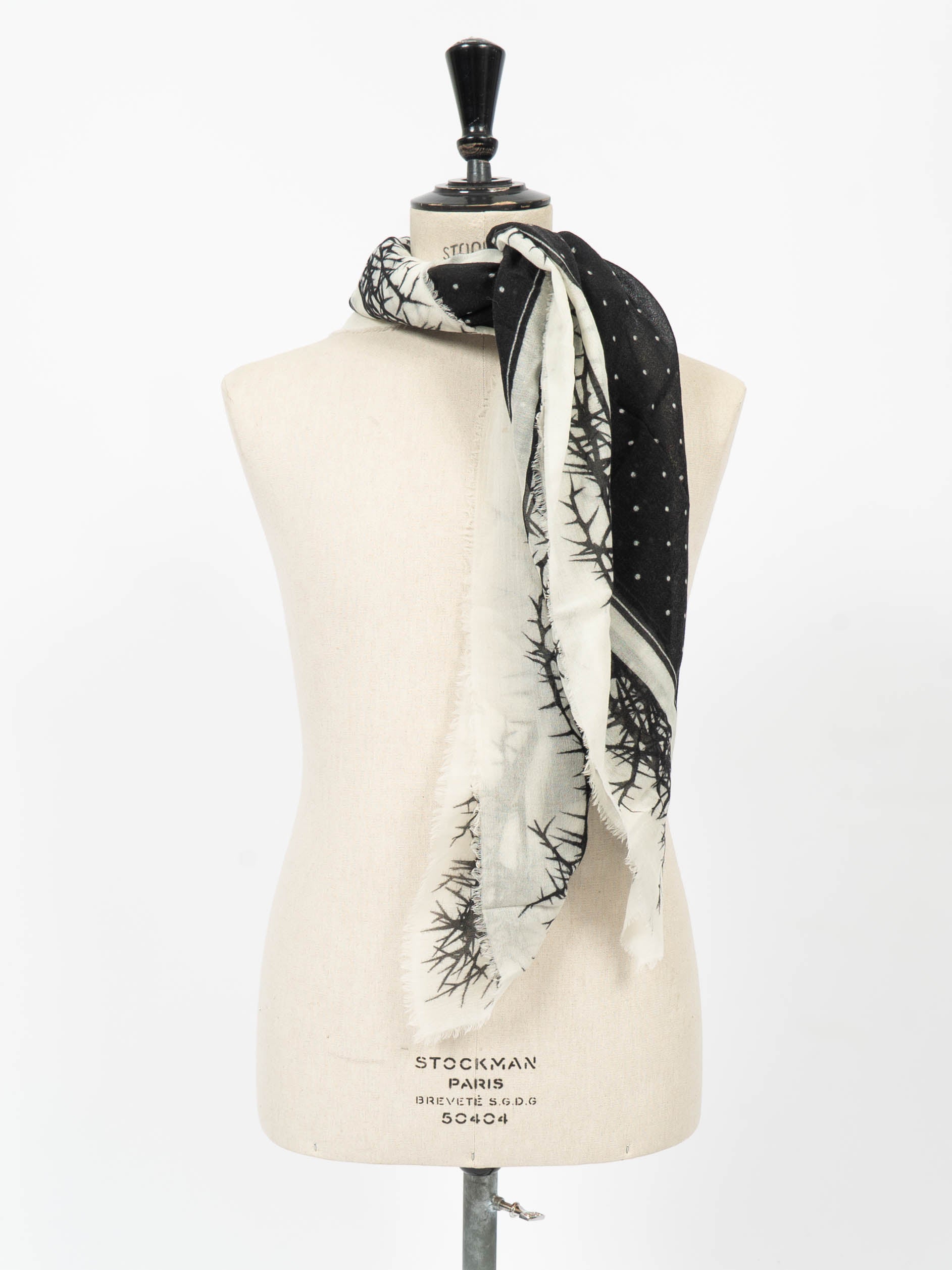 SS16 Black & White Thorn Wool Scarf