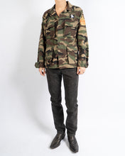 Load image into Gallery viewer, Military Camouflage Jacket with Patches